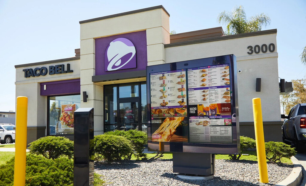 Taco Bell tiene una IA para gestionar sus pedidos de autoservicio: las bromas de pedir 18.000 vasos de agua han hecho replanteárselo