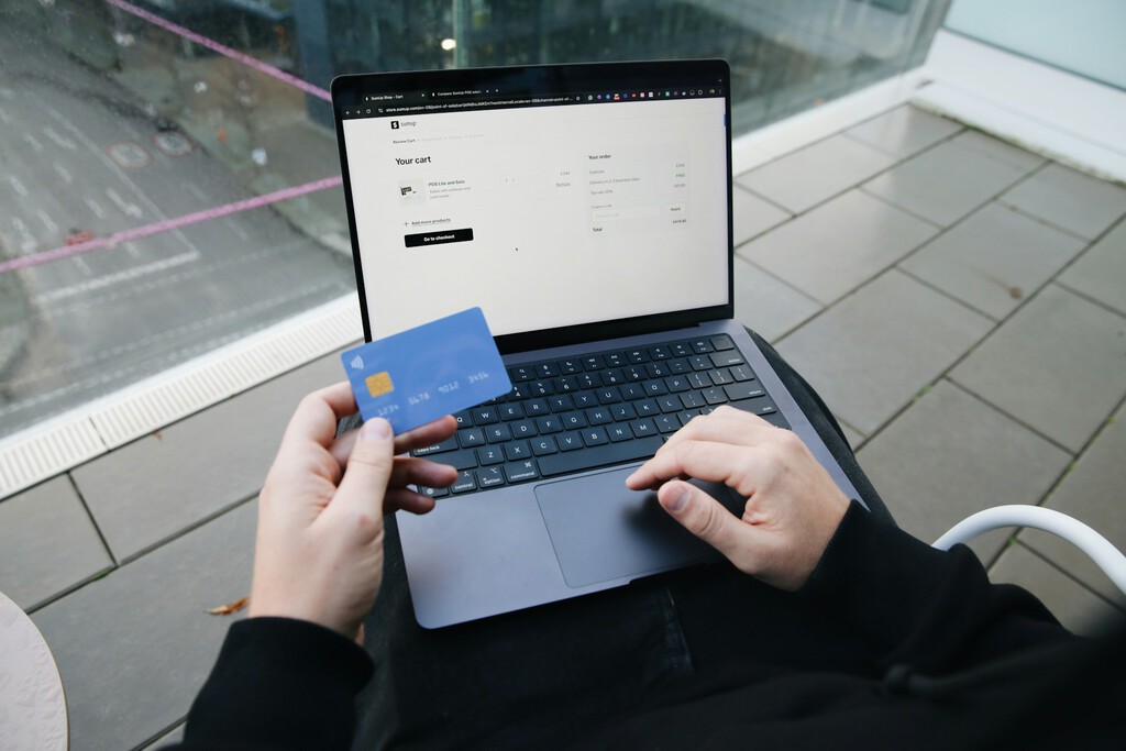 Compra por Internet y mantén tus datos seguros con esta herramienta: apenas cuesta 2 euros al mes