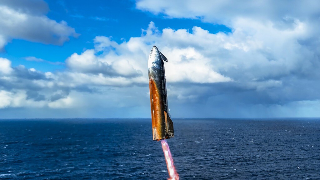 SpaceX acaba de publicar imágenes inéditas de la Starship “rostizada”. Una perspectiva única de su amerizaje tras la reentrada más dura
