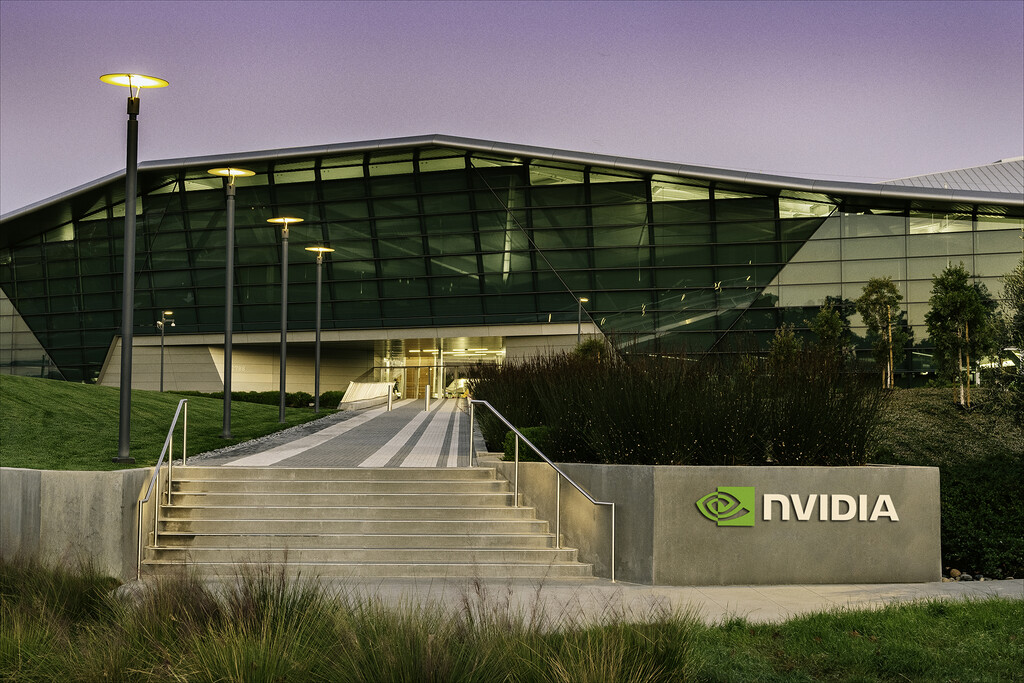 NVIDIA tiene listo el chip para IA que necesita para sobrevivir en China. Quien no está listo para dejarle venderlo es el Gobierno de EEUU