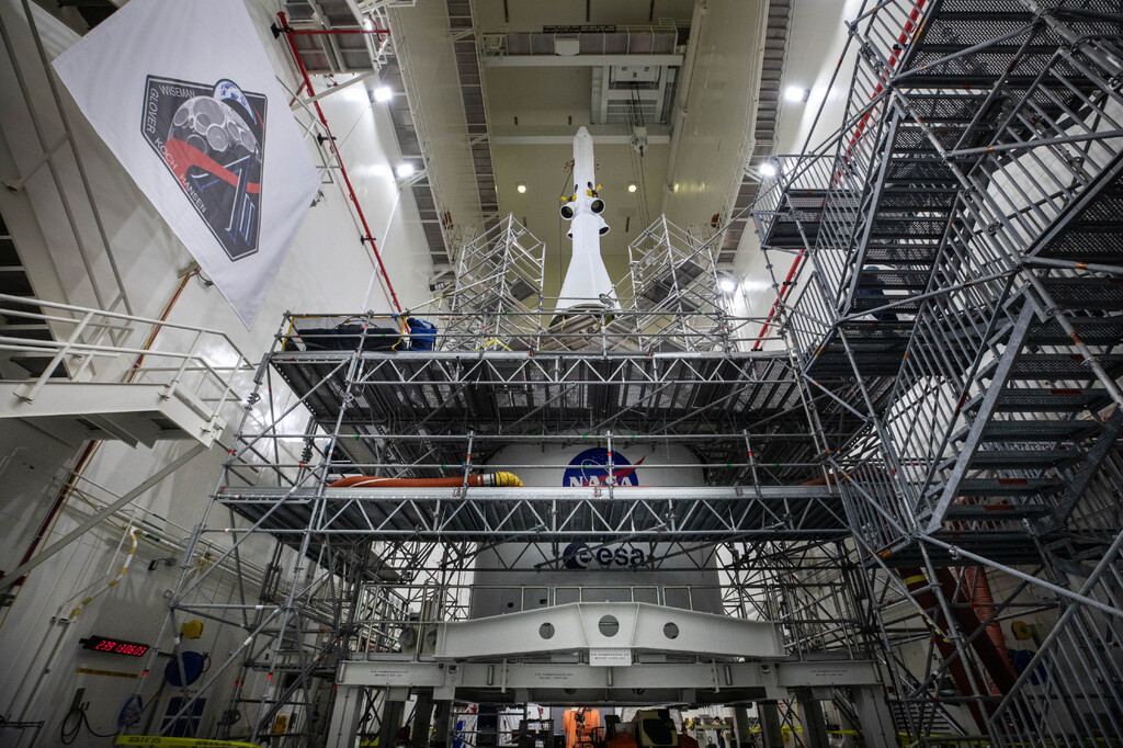 Cuatro astronautas fueron elegidos en 2023 para ver partes nunca vistas de la Luna. La espera está llegando a su fin